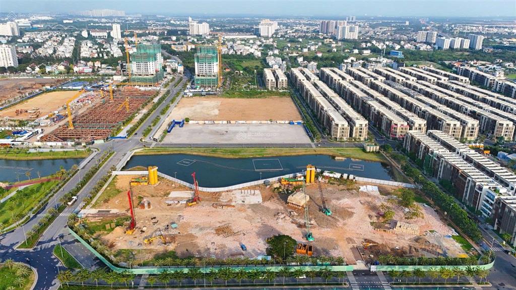 Bán căn hộ hàng hiệu the global city  tòa ct5 ban công view nhạc nước.