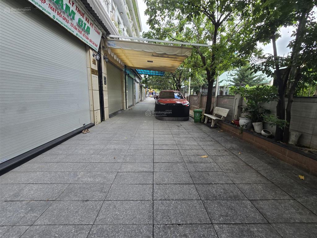 5 tầng mới đẹp  hẻm xe hơi tránh  ngang 5,3m  chỉ 8,5 tỷ