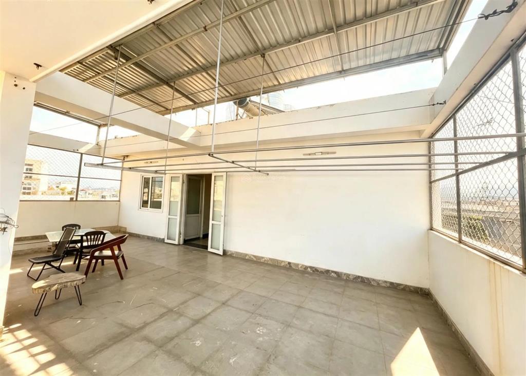 Tòa nhà 6 tầng  11x20m  thang máy  đường nguyễn thái sơn  phường hạnh thông