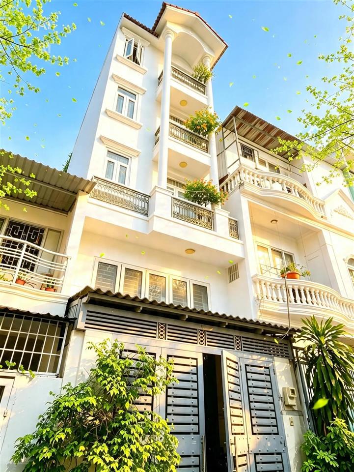 5 tầng  đường 8m thông  ngang 4,5m khu vip đường phạm văn bạch quận gò vấp