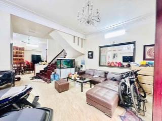 Nhà Lê Thanh Nghị, Hai Bà Trưng, vị trí đẹp, 2 thoáng, giá rẻ, 140mx3t, 28 tỷ, 0985696268