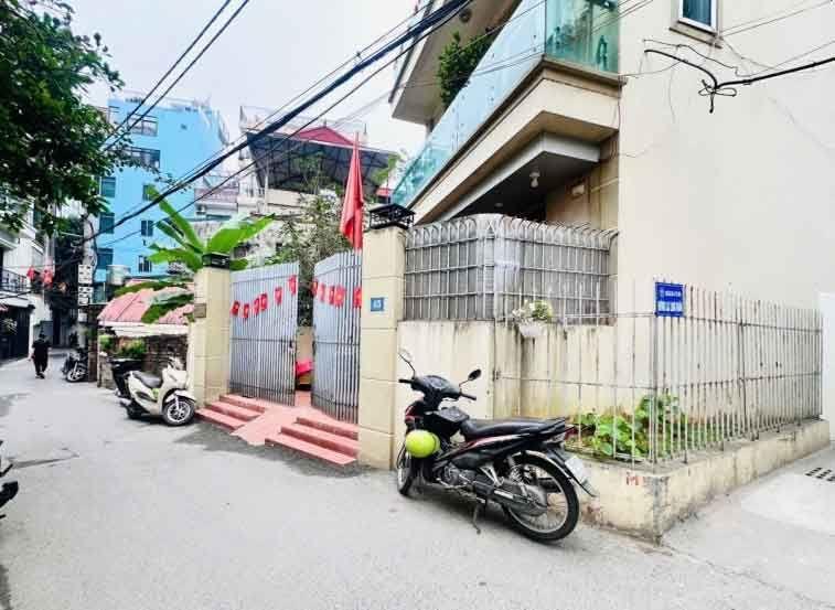 Nhà Lê Thanh Nghị, Hai Bà Trưng, vị trí đẹp, 2 thoáng, giá rẻ, 140mx3t, 28 tỷ, 0985696268