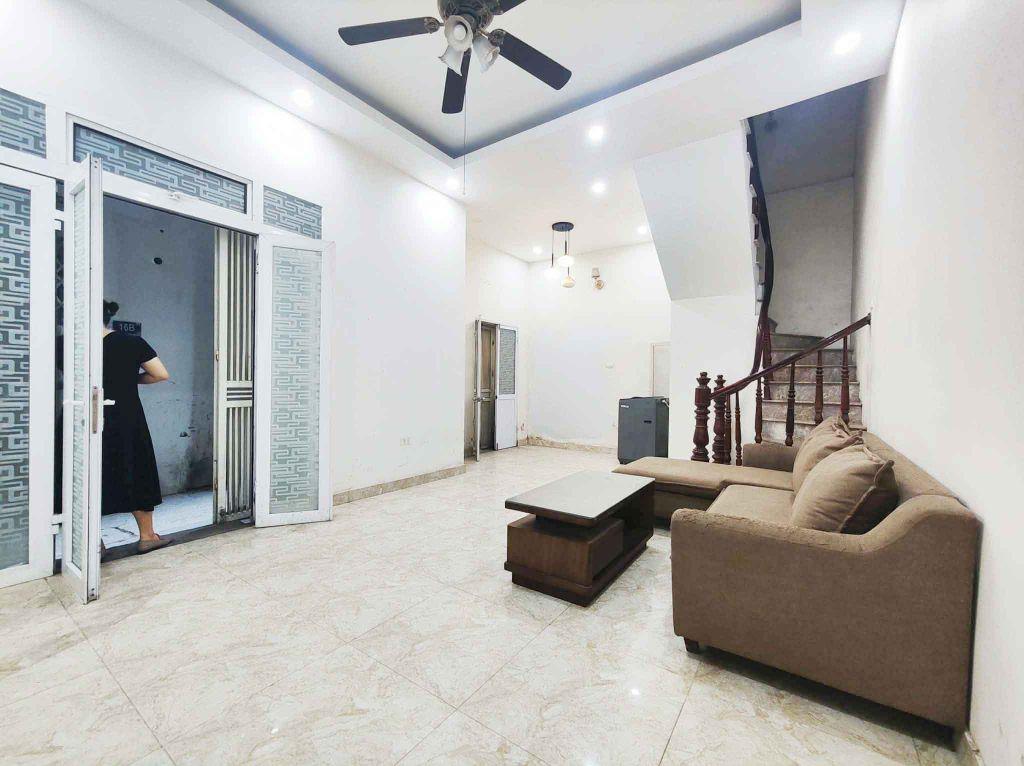 Cho thuê phòng có ban công Vĩnh Phúc (Ba Đình), ở luôn,... 2.5 triệu, 0985696268