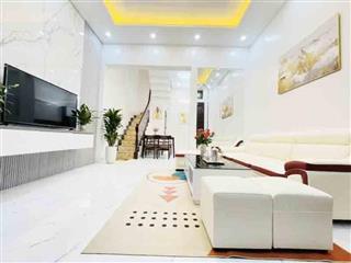 Nhà đẹp Đại La, Hai Bà Trưng, 2 thoáng, gần 3 trường ĐH lớn, 40mx5t, 10.8 tỷ, 0985696268
