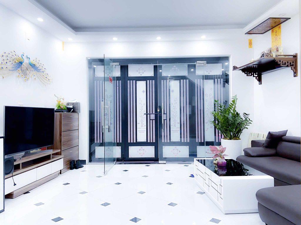 Bán nhà đẹp Võng Thị, Tây Hồ, sát hồ Tây, 3 ngủ, đủ công năng, 35mx5t, 8.7 tỷ, 0985696268