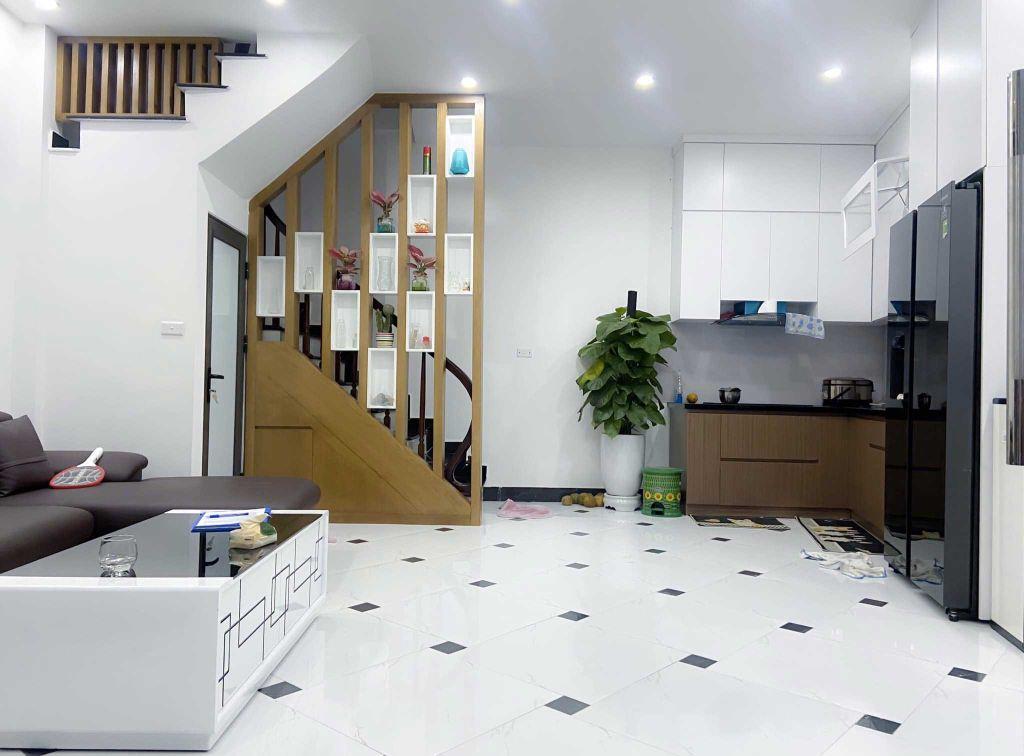 Bán nhà đẹp Võng Thị, Tây Hồ, sát hồ Tây, 3 ngủ, đủ công năng, 35mx5t, 8.7 tỷ, 0985696268