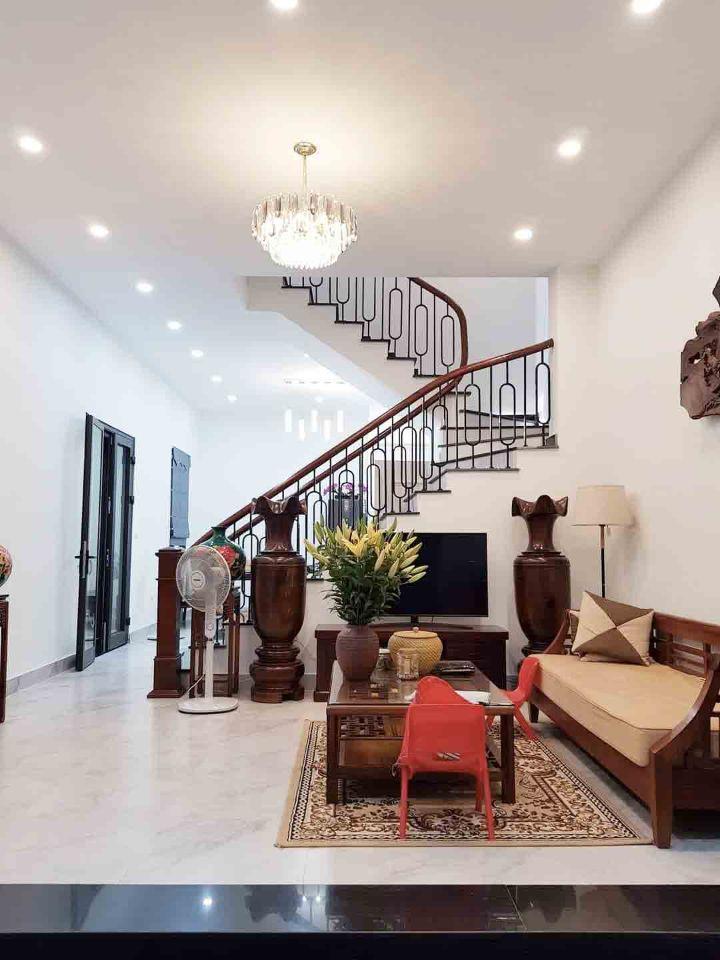 Nhà Lạc Long Quân, Tây Hồ, 3 thoáng, ôtô đỗ cổng, sát Lotte, 75mx6t, 25.5 tỷ, 0985696268
