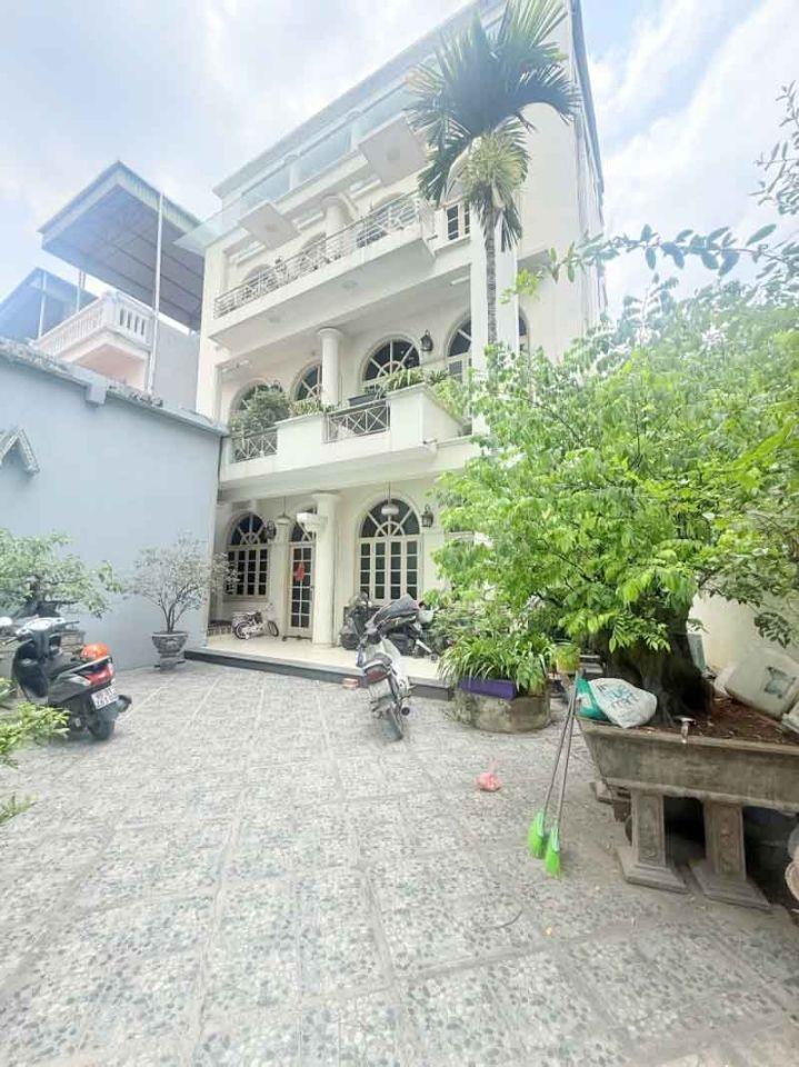 Bán nhà Lạc Long Quân, Tây Hồ, sân vườn, gần ô tô, giá đầu tư, 110mx4t, 22 tỷ, 0985696268