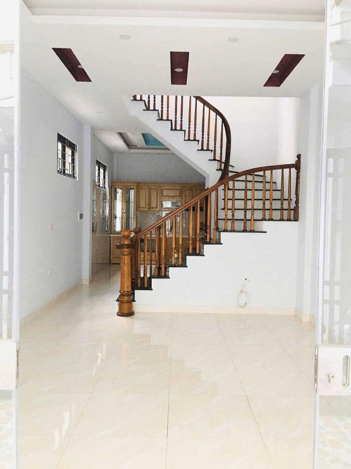 Bán nhà đẹp Võng Thị, Tây Hồ, ôtô đỗ cổng, quy hoạch ổn, 35mx5t, 13.5 tỷ, 0985696268