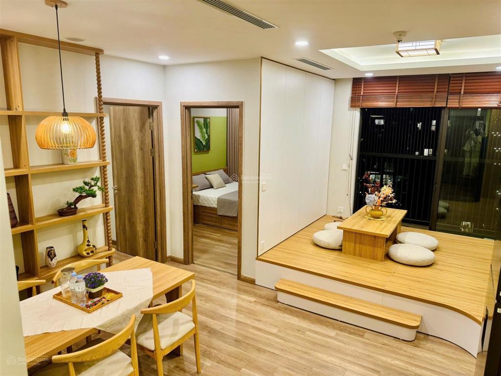 Cắt lỗ căn hộ 2 phòng ngủ 2wc 68m2 onsen kđt ecopark nội thất siêu đẹp giá 5tỷ900 view hồ thiên nga