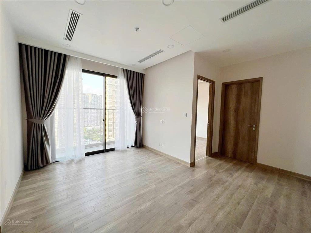Ngộp ngân hàng cần bán căn hộ 2 phòng ngủ 2wc haven park ecopark có khu bếp rèm giá 4tỷ180 bao phí