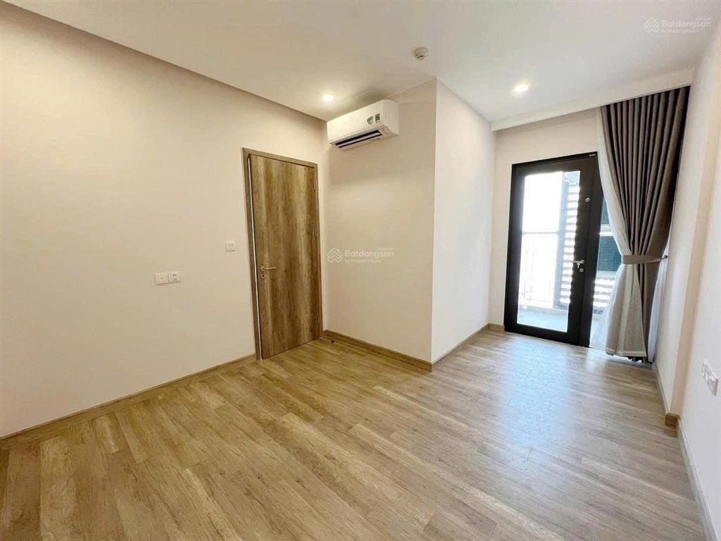 Ngộp ngân hàng cần bán căn hộ 2 phòng ngủ 2wc haven park ecopark có khu bếp rèm giá 4tỷ180 bao phí