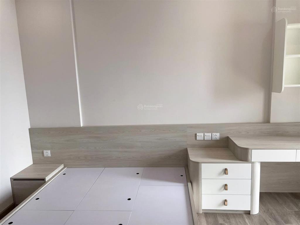 Cần bán trong 20 ngày căn hộ 2 phòng ngủ 2 wc haven park kđt ecopark 58m2 giá 3tỷ950 có sổ đỏ