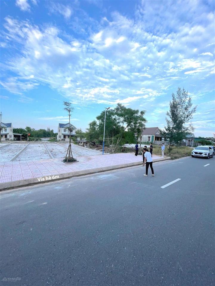 Bán đất thổ cư ven biển  mặt đường 50m  cơ hội vàng đầu tư giá chỉ 580tr