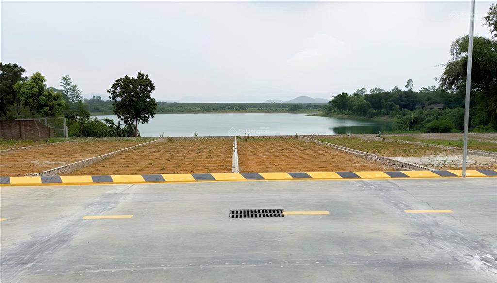 Giờ kiếm đâu ra lô đất view hồ tại hoà lạc mà 2 mặt tiền giá chỉ 2.7 tỷ đến bây giờ anh chị?