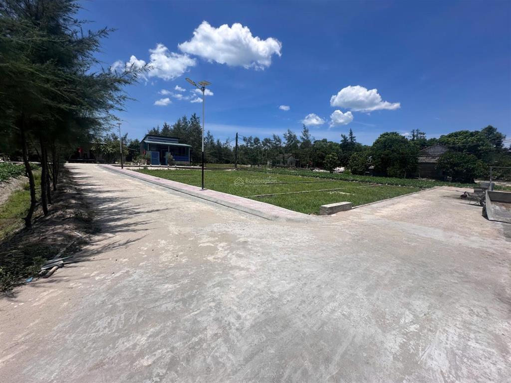 Hot, bán đất quảng trị, dt 200m², c4, mt 6m, phân lô, ô tô, giá 390 triệu