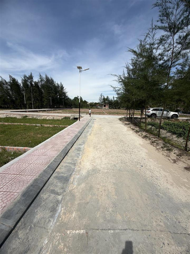 Hot, bán đất quảng trị, dt 200m², c4, mt 6m, phân lô, ô tô, giá 390 triệu