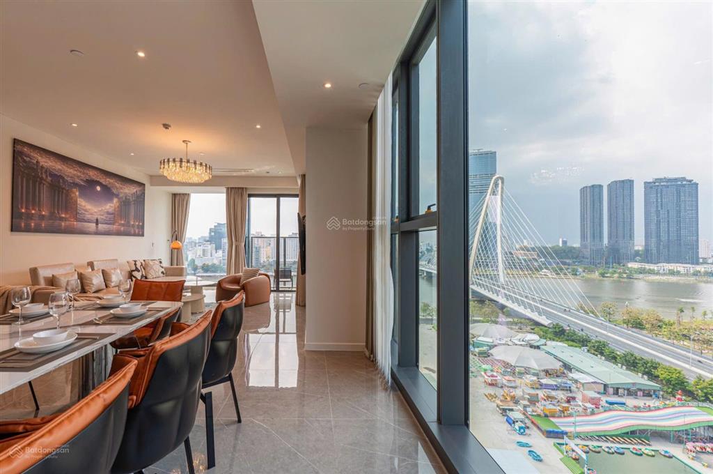 Cho thuê 3pn the opera, nội thất chủ nhà làm để ở, view sông trực diện