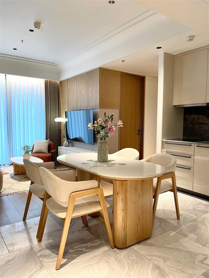 Grand marina cho thuê 2pn  tầng trung view sông giá tốt