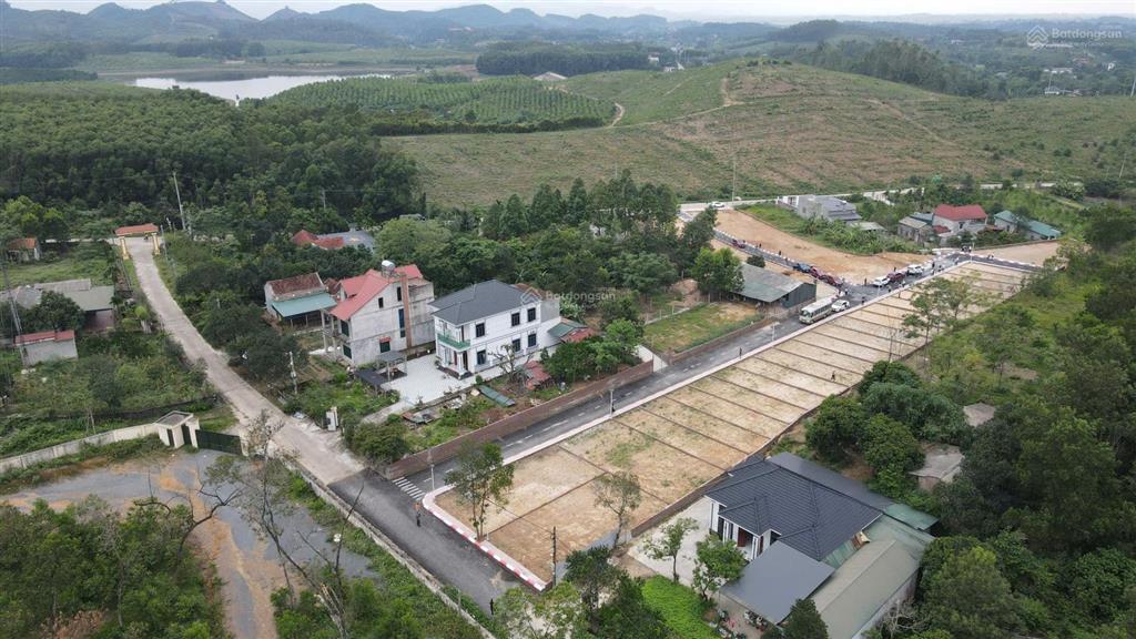Lô đất mặt đường 24m tại suối hai, ba vì, dân cư đông, kinh doanh tốt, sổ đỏ full thổ cư, dt 150m2