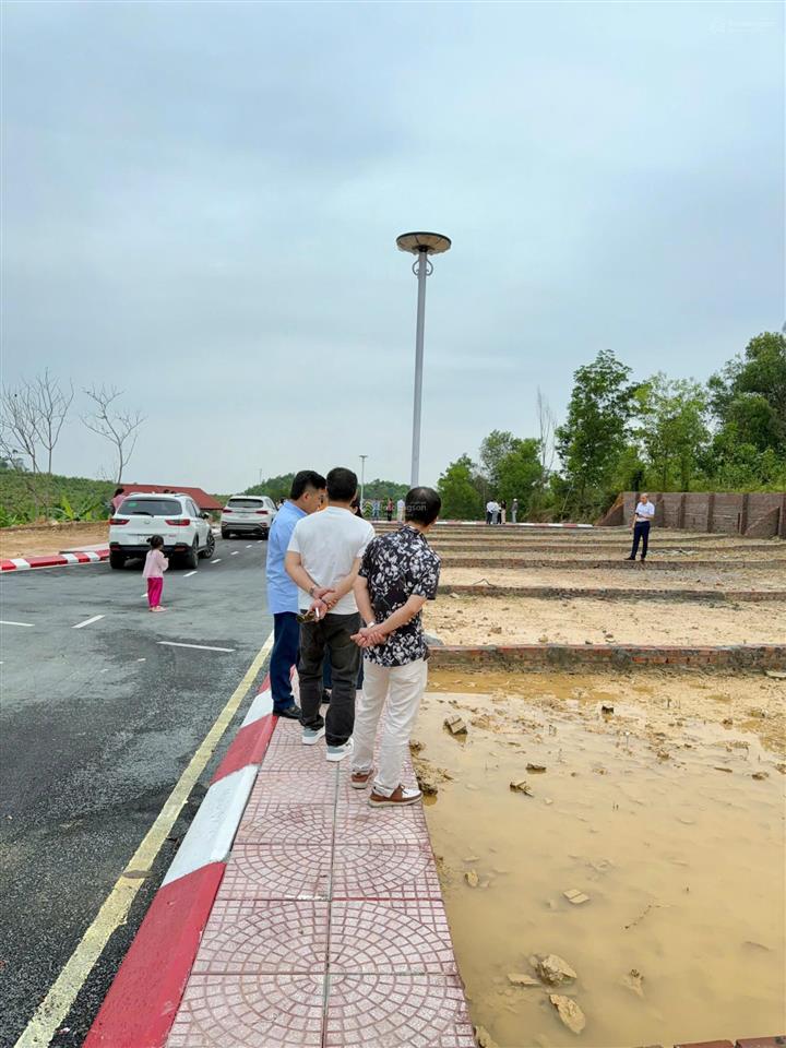 Lô đất mặt đường 24m tại suối hai, ba vì, dân cư đông, kinh doanh tốt, sổ đỏ full thổ cư, dt 150m2