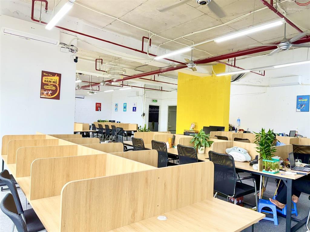 Cho thuê văn phòng  pandora triều khúc,full nội thất chỉ mang đồ về làm việc luôn, dt 150m2,