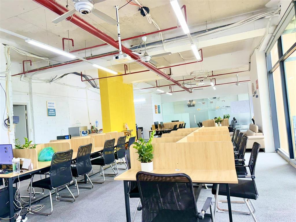 Cho thuê văn phòng  pandora triều khúc,full nội thất chỉ mang đồ về làm việc luôn, dt 150m2,
