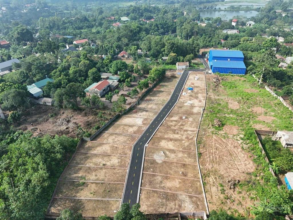 Cắt lỗ!!! lô đất nền trung tâm xã cẩm lĩnh, ba vì, gần hồ, sổ đỏ full thổ, dt 100m2, giá chỉ 788tr
