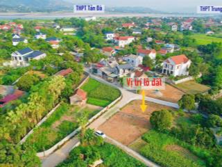 Lô góc 2 mặt tiền đường thông ở đồng trung, gần 2 trường cấp 3, cách vườn vua và cầu đồng quang 3km