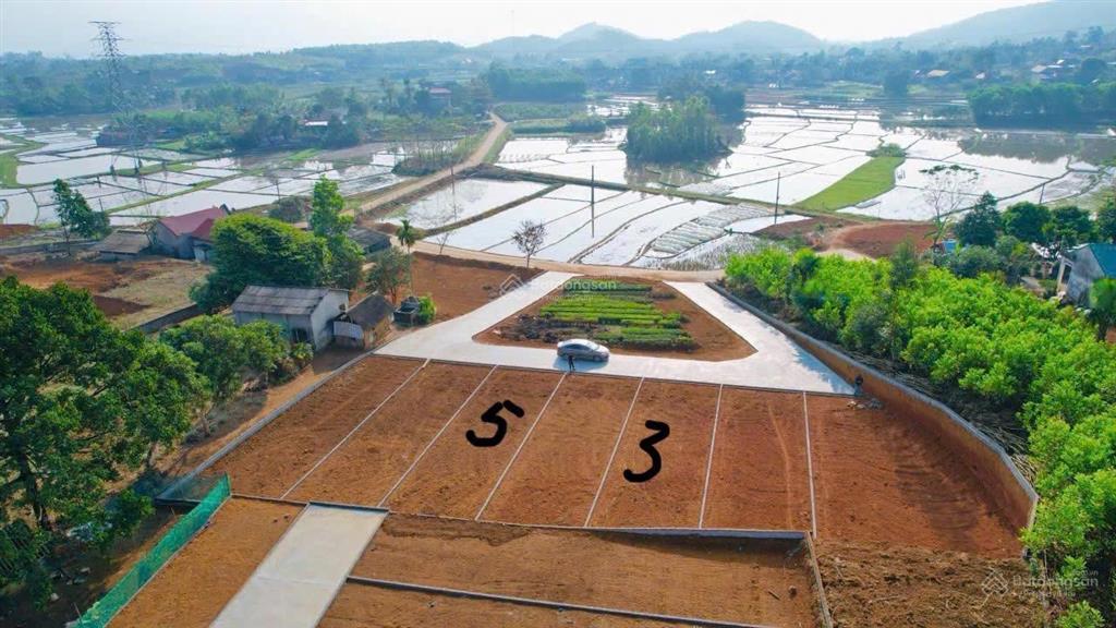 Đất tu vũ đường bê tông thông 2 ngõ ô tô tránh, view cánh đồng, gần hồ phượng mao trường học, tl317
