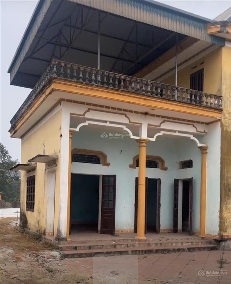 Lô đất sẵn nhà 2 tầng kiên cố tại cẩm lĩnh  đường thông 4m  dân cư đông