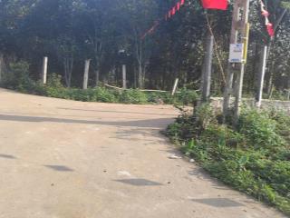 Hàng nghỉ dưỡng mới ra thị trườnglô góc 2 mặt tiền ô tô tránhcách tlchợtrường học vài trăm mét