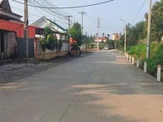 Đất đẹp ngay sau nhà nghỉ công đoàn cách hồ suối hai 1 bước chân, mặt sau view hồ câuđường to rộng