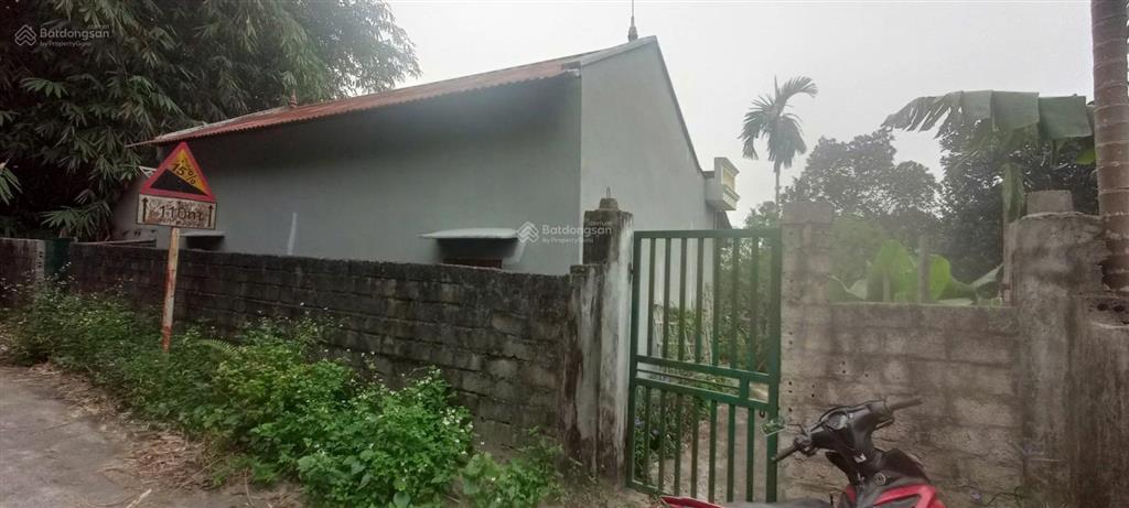 Đất tản lĩnh sẵn nhà cấp 4 gần kdl ao vua, chân núi tản viên, tiện trường, chợ thích hợp nghỉ dưỡng