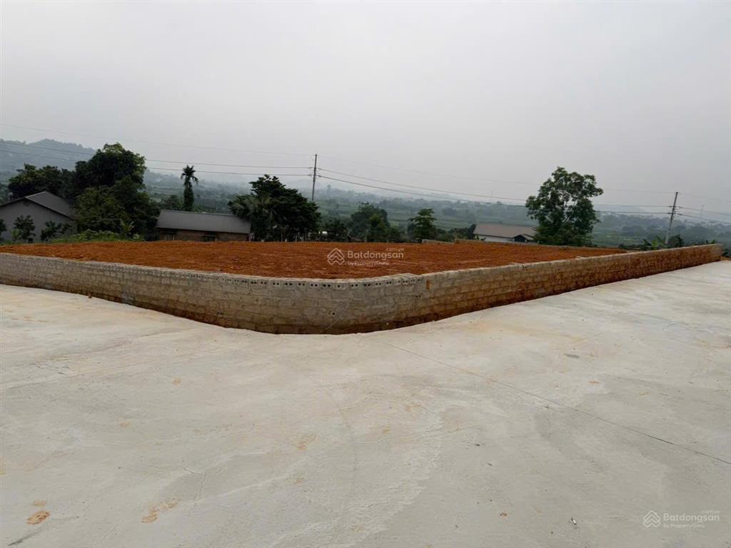 Đất cao thoáng 3 mặt tiền đẹp, view triệu đô tại yên bài, nhiều homestay, cách tt hà nội hơn 40km