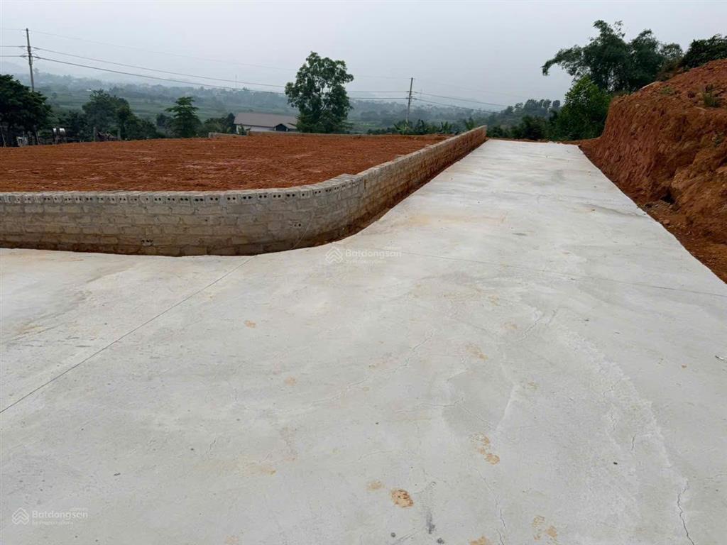 Đất cao thoáng 3 mặt tiền đẹp, view triệu đô tại yên bài, nhiều homestay, cách tt hà nội hơn 40km