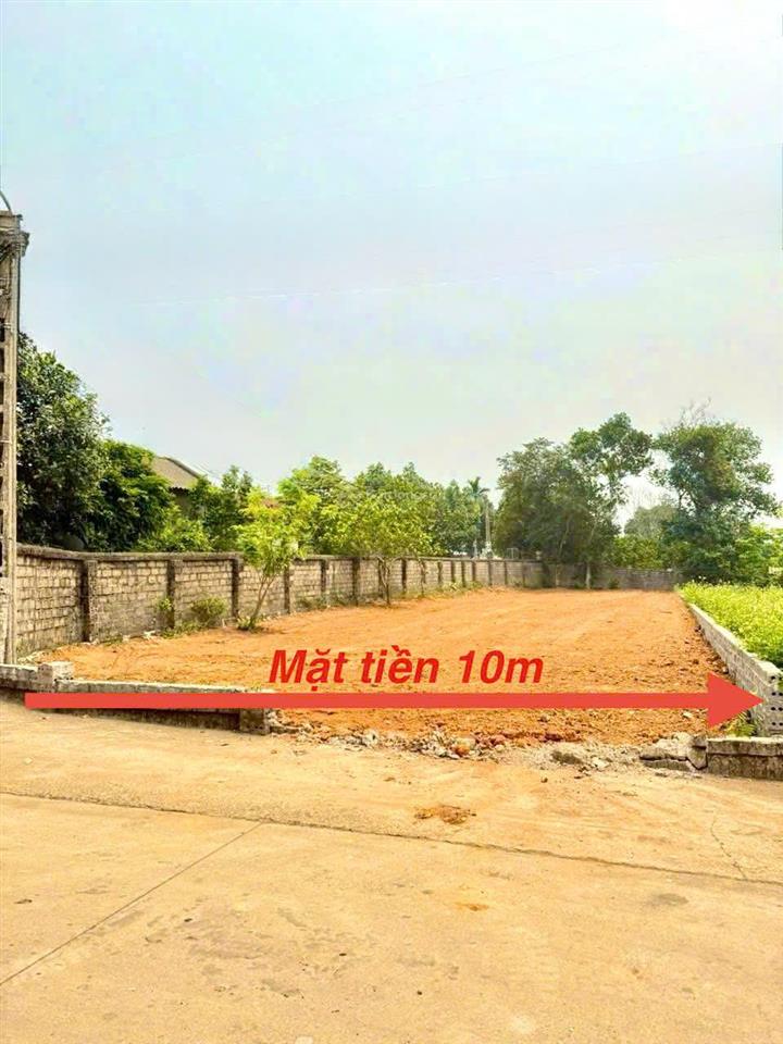 Đất 2 mặt tiền đường liên thôn, cách đường nhựa 100m, gần nhiều tiện ích, view núi ba vìgần hồ lớn