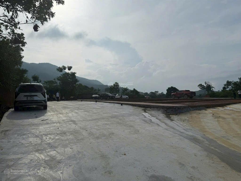 Đất thanh thủy 2 mặt tiền, đường rộng 6m, có vỉa hè, thoát nước, cách đường hcm 400m, view núi đồi