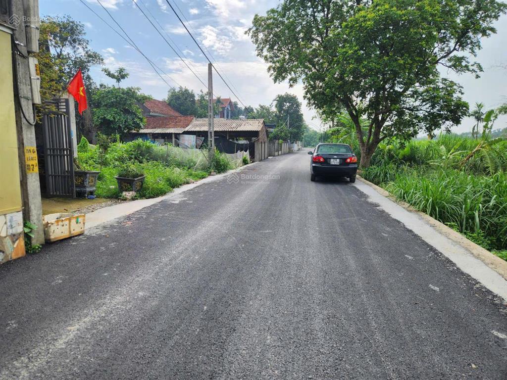 Đất tản lĩnh mặt đường nhựa thông thoáng 3 ô tô tránh, gần tl87, gần hồ lớn, view cánh đồng mát mẻ
