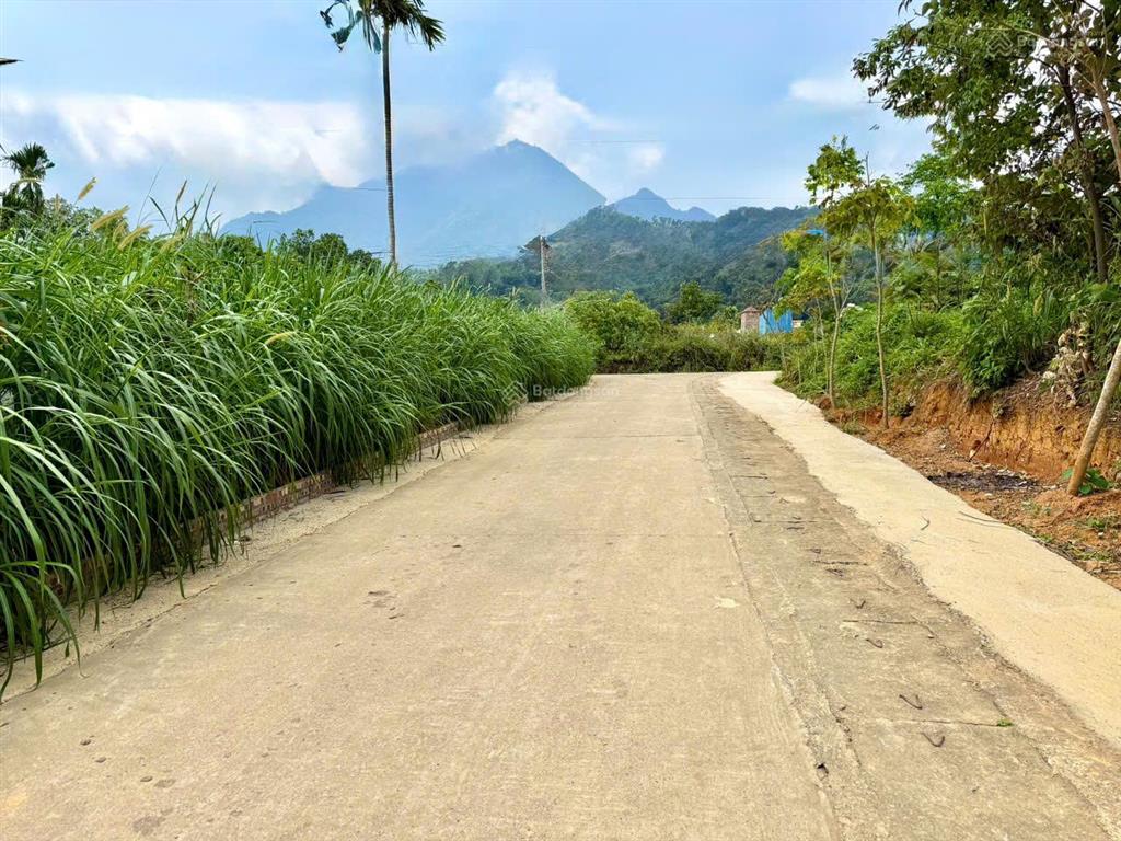 Đất nghỉ dưỡng lưng tựa vào kdl đồi gió, view ao, cánh đồng, núi tản viên, đường thông ô tô tránh