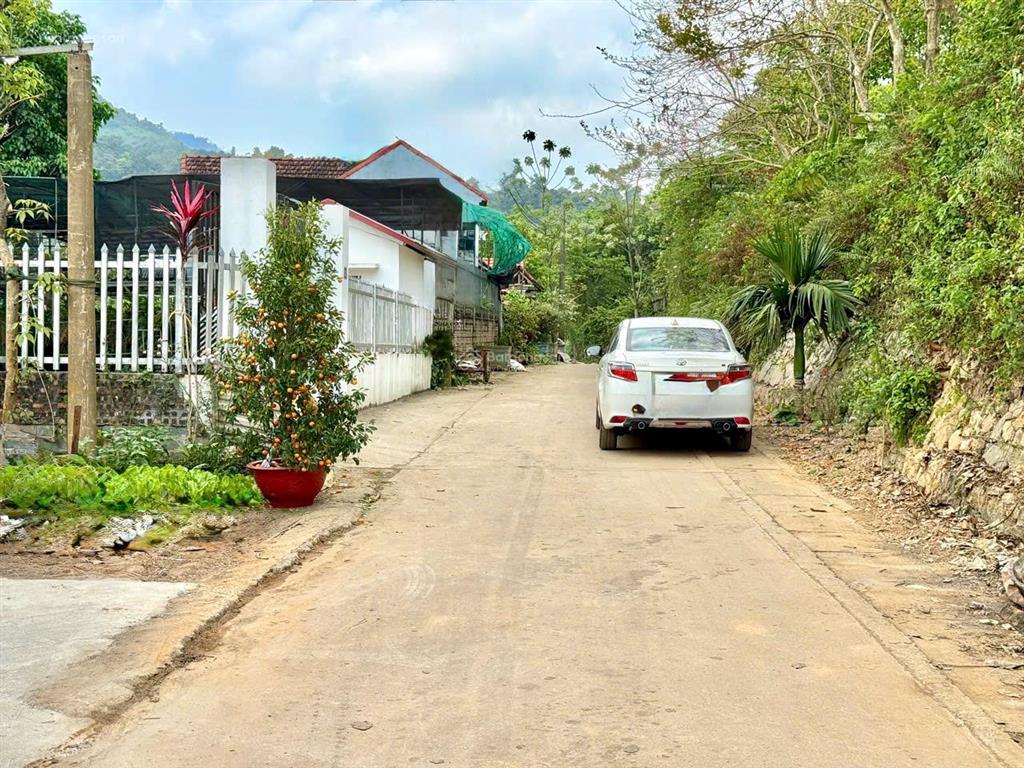 Đất nghỉ dưỡng lưng tựa vào kdl đồi gió, view ao, cánh đồng, núi tản viên, đường thông ô tô tránh
