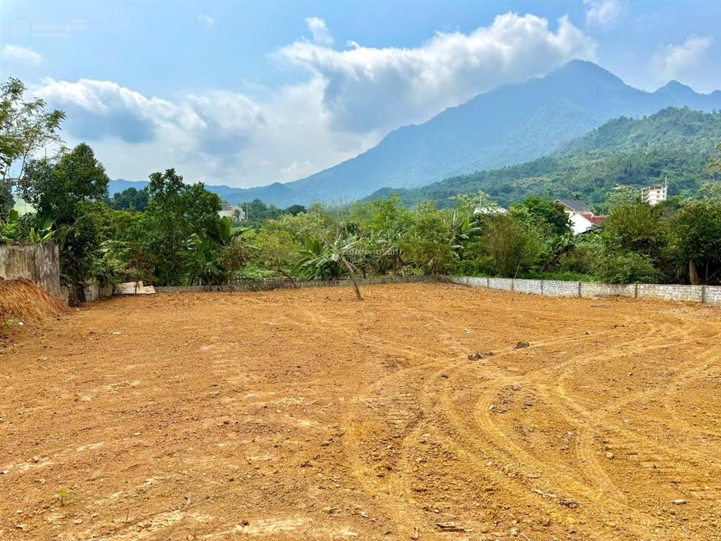 Đất nghỉ dưỡng lưng tựa vào kdl đồi gió, view ao, cánh đồng, núi tản viên, đường thông ô tô tránh