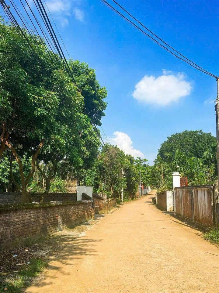 Lô đất mặt đường trục chính sẵn nhà gần trường cao đẳng, đầu tư kd buôn bán hoặc cho sinh viên thuê