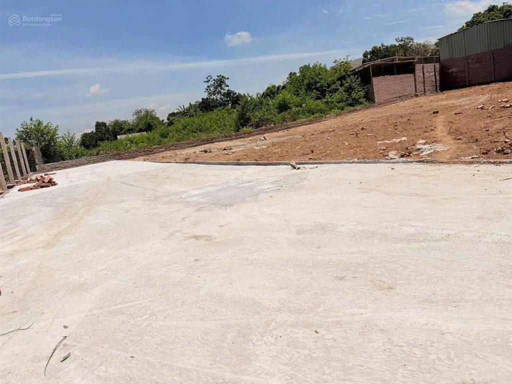 Chỉ 990tr sở hữu ngay 430m2 đất ba vì  sẵn 100m2 ont, cách đường xe bus chạy 200m, trường học 700m