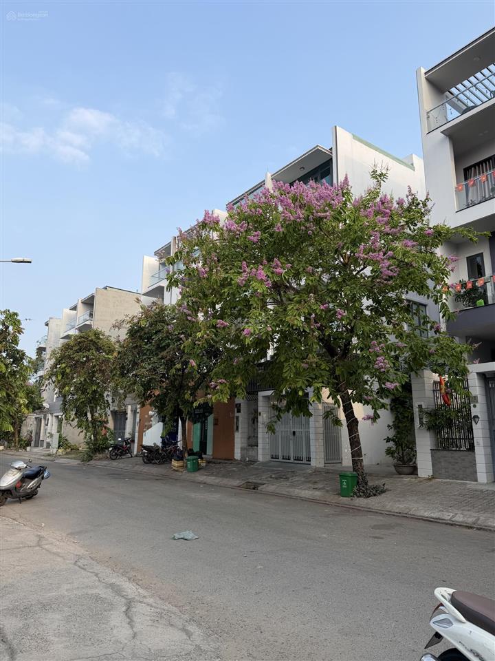 Nhà phố dương hồng garden sổ hồng riêng | không phí quản lý. giá chỉ 10,5 tỷ còn thương lượng
