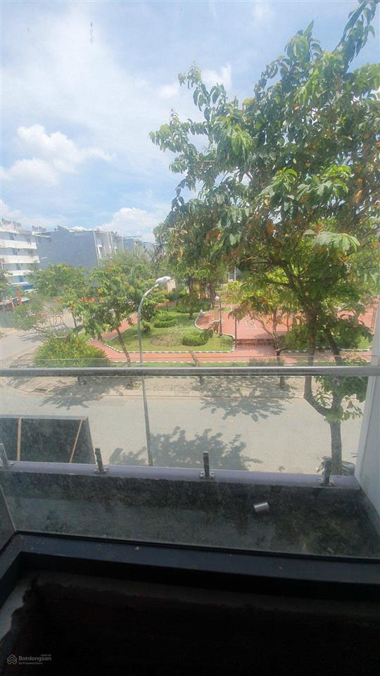 Nhà phố dương hồng garden sổ hồng riêng | không phí quản lý. giá chỉ 10,5 tỷ còn thương lượng