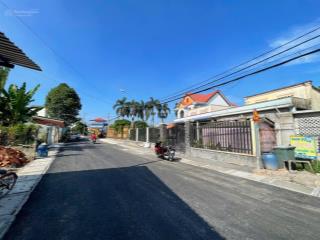 Bán đất gần chợ phước thạnh. diện tích 100m2, giá 1 tỷ 360 triệu thổ cư hết đất. dân cư hiện hữu.