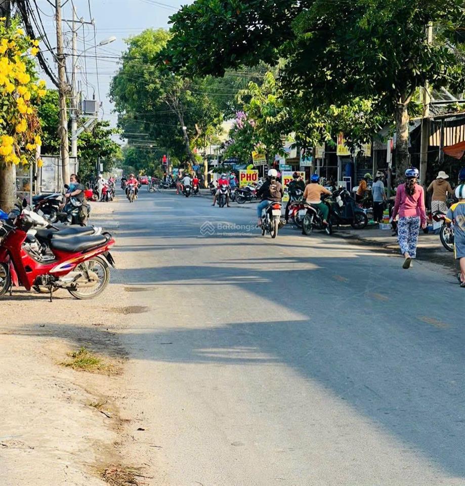 Siêu phẩm lô góc 2 mặt tiền đường nhựa 10m vị trí đẹp, giá 1tỷ3