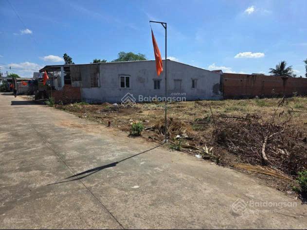 Sang rẻ (26x58 = 1.508m2) thổ cư ngay chợ, ủy ban, trường học dân đông kín