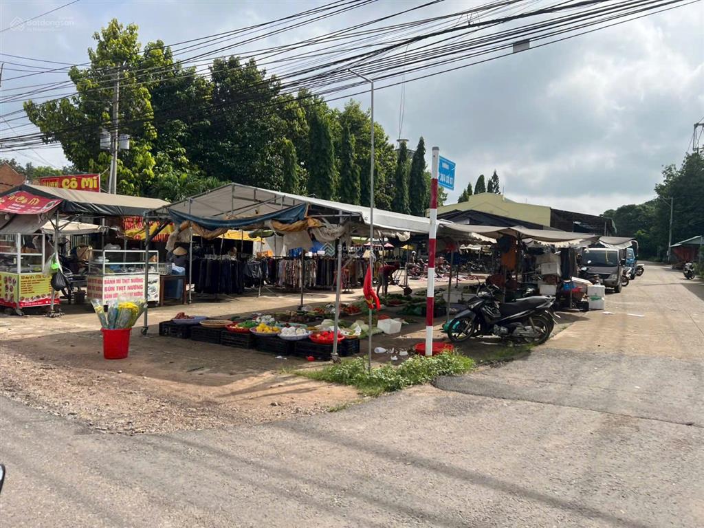 Sang rẻ (26x58 = 1.508m2) thổ cư ngay chợ, ủy ban, trường học dân đông kín